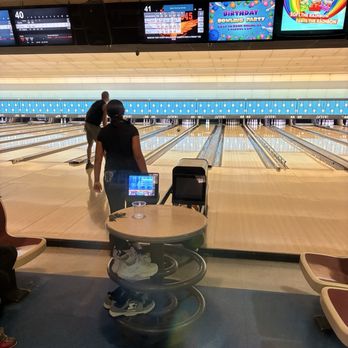 Cal Bowl - Bowling lane 41 - Bowling Near Me - Lakewood, California