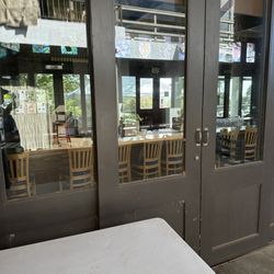 Mulligans on the Blue - Closed when it says it's open all da way from Kahana to SJ, CA