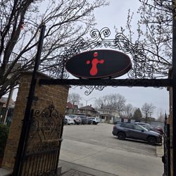 Tony's La Pizzeria - Parking behind the building