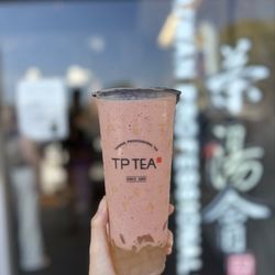 TP Tea - Strawberry milk tea with cube boba