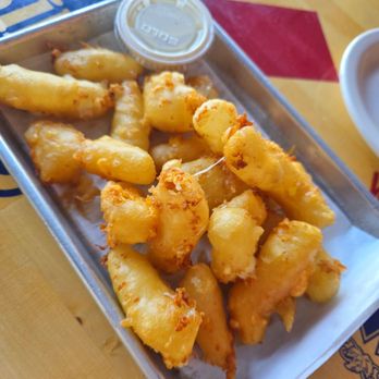 Jackson's Blue Ribbon Pub - Beer battered cheese curds - American Near Me - Wauwatosa, Wisconsin