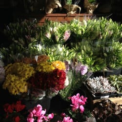 The Flower Hutt - A great range of flowers on offer!