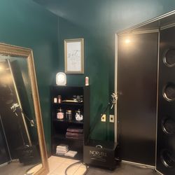 EZ Tan - Custom spray room