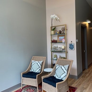 Glow Birth & Body - Stylish and calming waiting area - Massage Therapy Near Me - Chicago, Illinois Glow Birth & Body - Stylish and calming waiting area - Massage Therapy Near Me - Chicago, Illinois