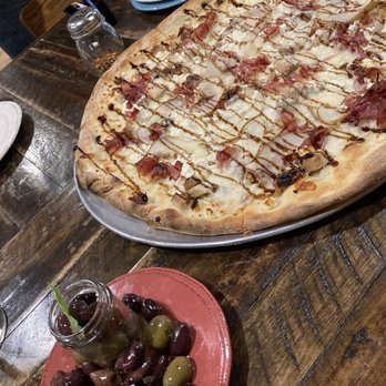 The Rellik Winery - Grilled olives and pizza - Wineries Near Me - Central Point, Oregon The Rellik Winery - Grilled olives and pizza - Wineries Near Me - Central Point, Oregon