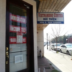 Vietnamese Travel Center - Signage