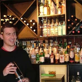 Piãno - Cocktail Bars Near Me - London, XGL