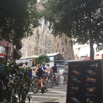 Wok Show - You can see Sagrada Familia from the restaurant! - Wok Near Me - Barcelona, B