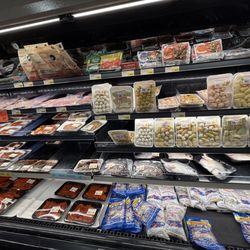 Lucky Supermarket