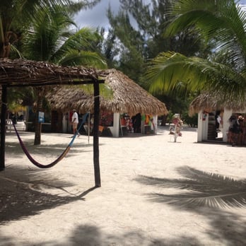 Isla de Pasion - Looking at the shops - Parks Near Me - Cozumel, ROO