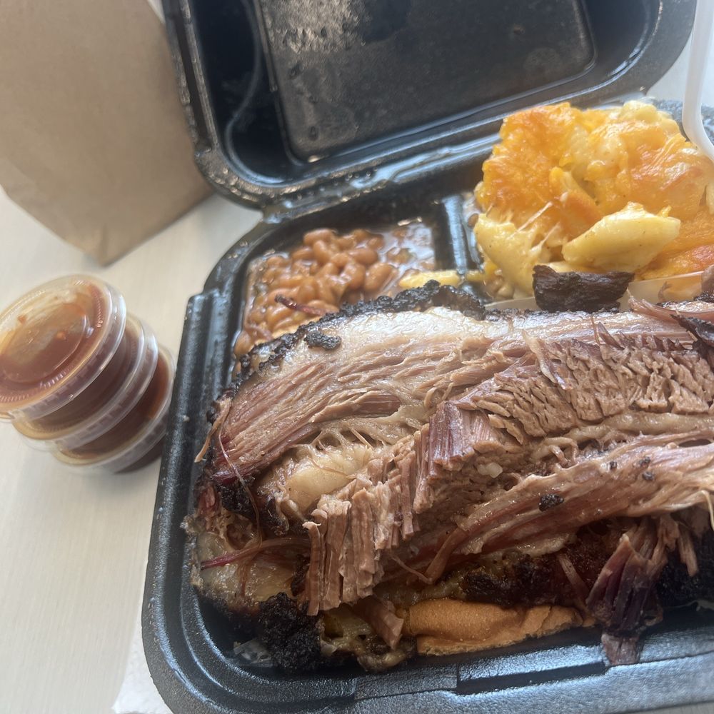 TrucKings BBQ - Brisket meal Mac Bake beans - Barbeque Near Me - Fairburn, Georgia TrucKings BBQ - Brisket meal Mac Bake beans - Barbeque Near Me - Fairburn, Georgia