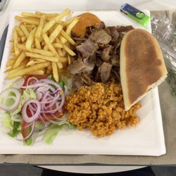 Kebab Avenue - 付け合わせのピラフが家庭的な味で美味しかったです。米と麦の味が私の味覚を刺激しました。
