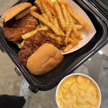 DAVE’S HOT CHICKEN - Updated January 2026 - 43 Photos & 27 Reviews ...