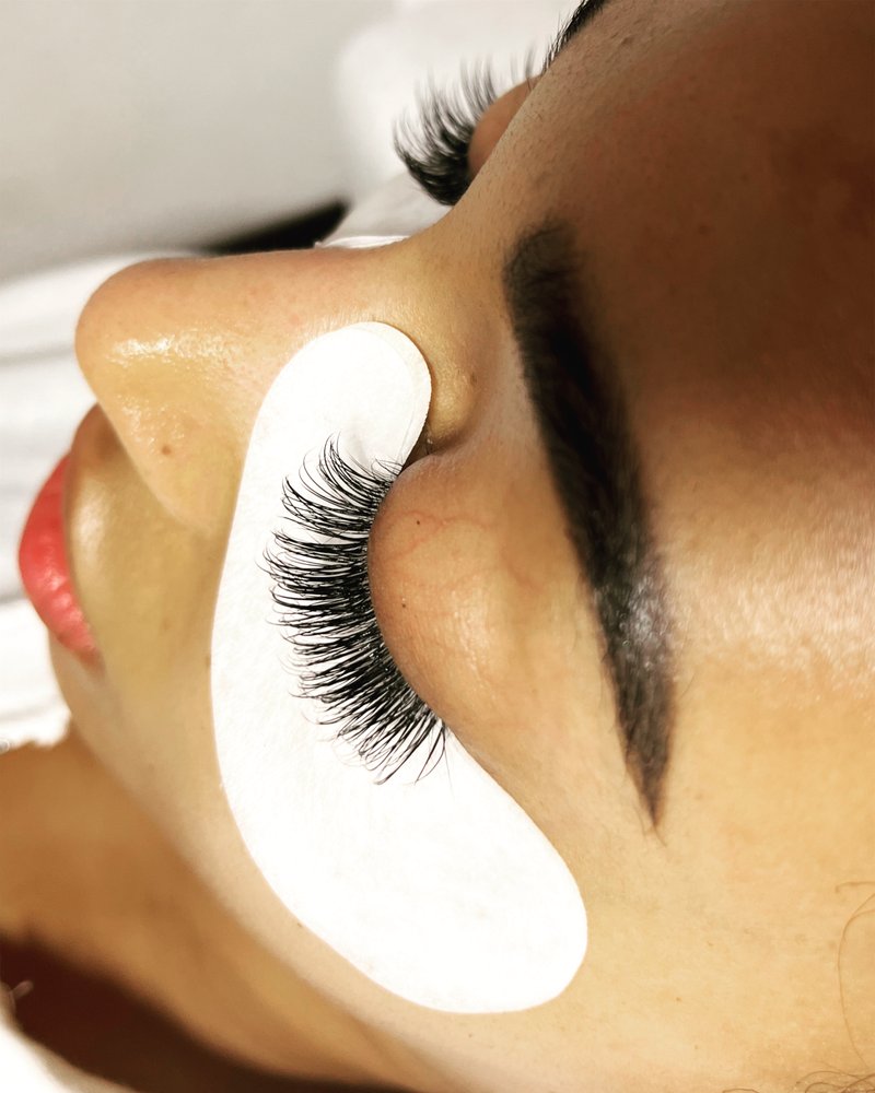 SoBe lashes Logo