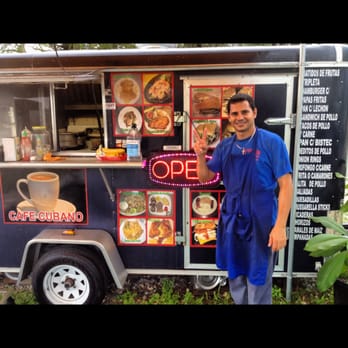 El Cubanito Subs - This is the Owner/Chef of el Cubanito his name is Giovanni, say hi he's super friendly and responsible for all the yumminess - Cuban Near Me - Orlando, Florida