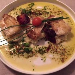 De Drij Lindekens - Tongscharfilets met pesto en geplette aardappeltjes