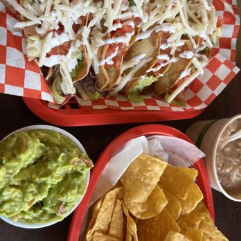 El Cantaro - Potato tacos, chips and guacamole - Mexican Near Me - Monterey, California El Cantaro - Potato tacos, chips and guacamole - Mexican Near Me - Monterey, California