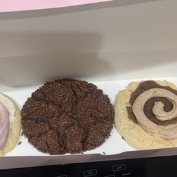 L to R: lemon blackberry, chocolate sprinkle, maple cinnamon roll, milk chocolate chip. L to R: lemon blackberry, chocolate sprinkle, maple cinnamon roll, milk chocolate chip.