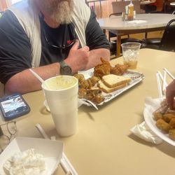 Gus's World Famous Fried Chicken