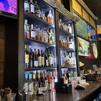 Social House Kitchen and Bar - Burgers Near Me - Bakersfield, California Social House Kitchen and Bar - Burgers Near Me - Bakersfield, California