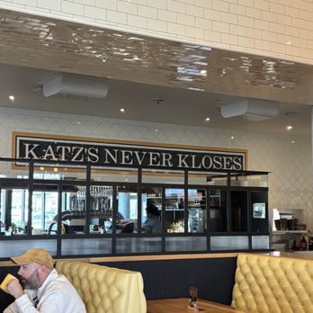 Katz's - Inside - Bars Near Me - Houston, Texas