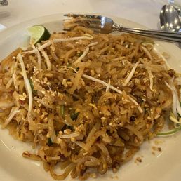 Shrimp pad Thai (Iunch portion) Shrimp pad Thai (Iunch portion)
