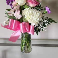 That Special Touch - Another fantastic arrangement by Sheila.