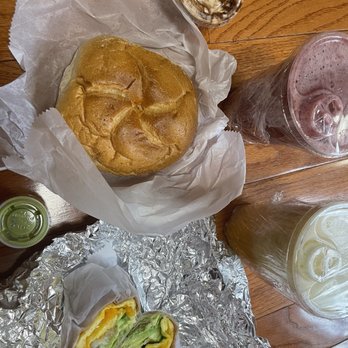 Bagel Chef - Avocado, Egg & Cheddar Breakfast Burrito, smoothies, oreo cream cheese - Bagels Near Me - Queens, New York Bagel Chef - Avocado, Egg & Cheddar Breakfast Burrito, smoothies, oreo cream cheese - Bagels Near Me - Queens, New York