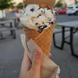 Moo Thru - Waffle cone with coffee (top: 4/5) and cookies and cream (5/5)