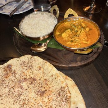Armitage Alehouse - Chicken Breast Tikka Masala - Pubs Near Me - Chicago, Illinois