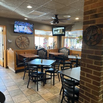 Mijo’s Authentic Mexican Food - Dining area - Mexican Near Me - Fox Lake, Illinois Mijo’s Authentic Mexican Food - Dining area - Mexican Near Me - Fox Lake, Illinois