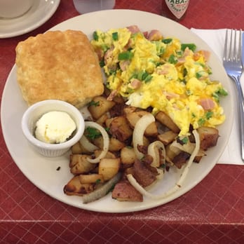 Sweet Maple Cafe - Toss Up omelette - pick 4 ingredients. Jalapeños, cheddar, ham, green peppers. Delicious!! Get the biscuit, too! - American Near Me - Chicago, Illinois Sweet Maple Cafe - Toss Up omelette - pick 4 ingredients. Jalapeños, cheddar, ham, green peppers. Delicious!! Get the biscuit, too! - American Near Me - Chicago, Illinois