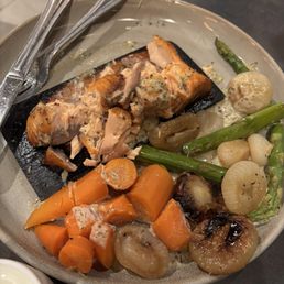 The salmon was dry and burnt the vegetables were cold and raw.The manager needs a little more training on how to connect with guests. The salmon was dry and burnt the vegetables were cold and raw.The manager needs a little more training on how to connect with guests.