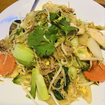Thai Noodle - Singapore Rice Noodles - Asian Fusion Near Me - West Palm Beach, Florida Thai Noodle - Singapore Rice Noodles - Asian Fusion Near Me - West Palm Beach, Florida