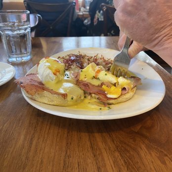 Boon Fly Cafe - Eggs Boon Fly Benedict - American Near Me - Napa, California