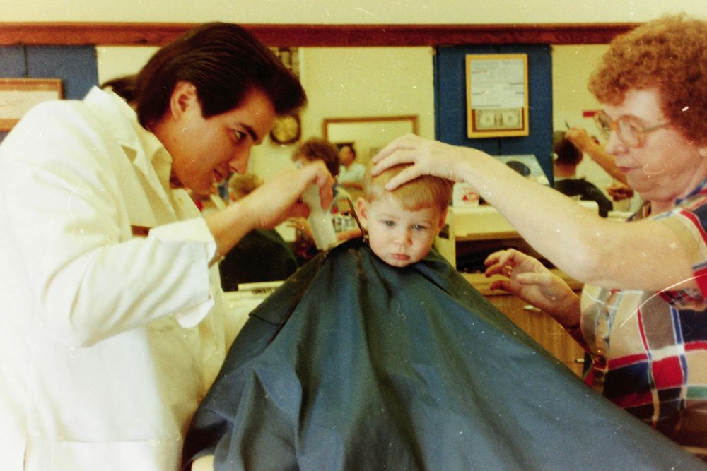 Eddie's Barber Shop Logo