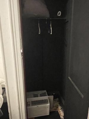 Carlton Arms Hotel by null