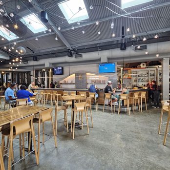 Hana Koa Brewing - Inside - Breweries Near Me - Honolulu, Hawaii