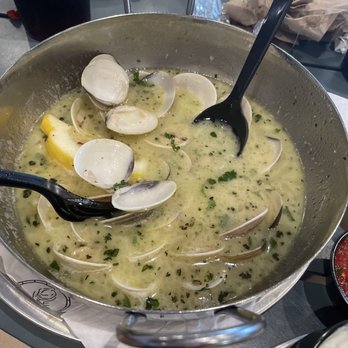 Wooly's - Seafood Near Me - Pismo Beach, California