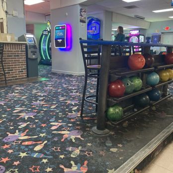 Edwards Bowling Center - Bowling Near Me - Yulee, Florida