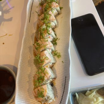 Yuzu Laguna Beach - Seared albacore tuna roll - Sushi Bars Near Me - Laguna Beach, California Yuzu Laguna Beach - Seared albacore tuna roll - Sushi Bars Near Me - Laguna Beach, California