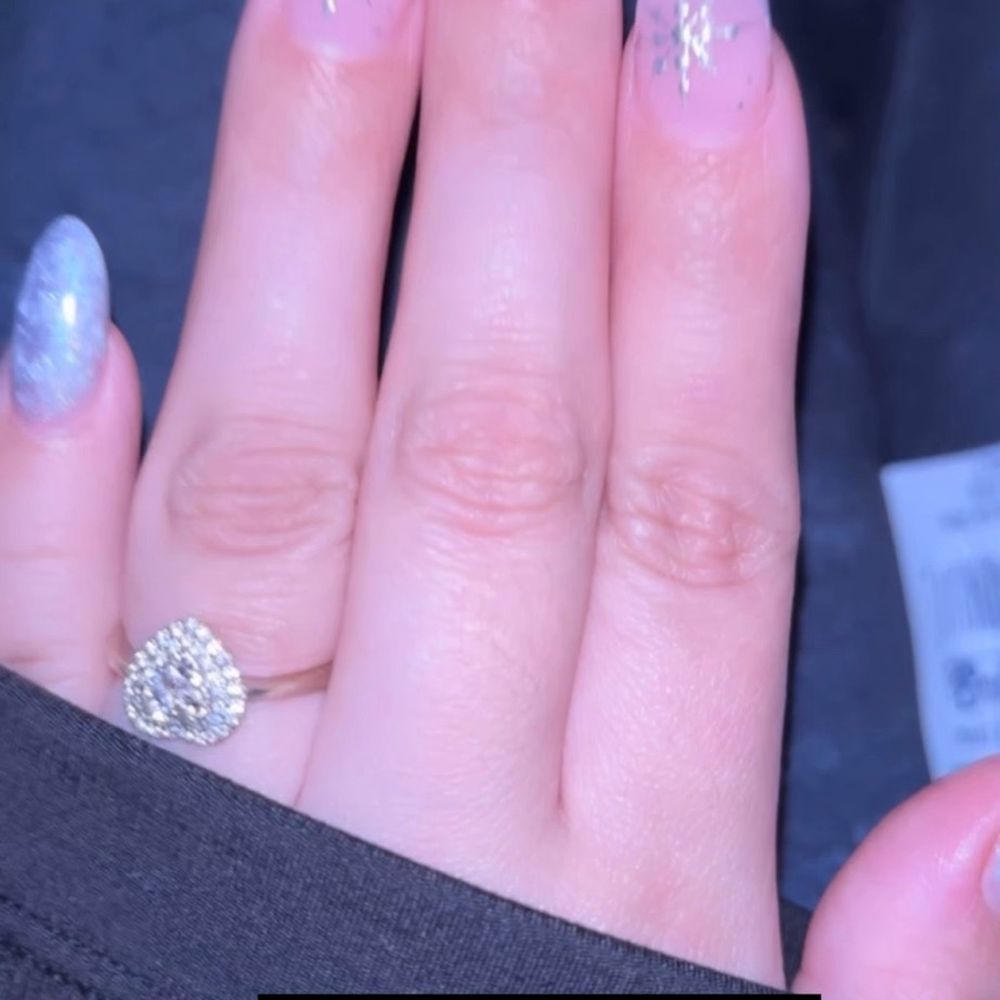 Phillip did it again!! Super cute and elegant new years nails Phillip did it again!! Super cute and elegant new years nails