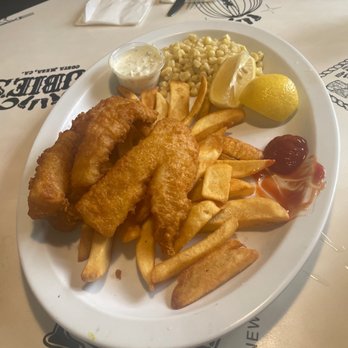 Chicken Coop - Lunch Fish & Chips - American Near Me - Newport Beach, California