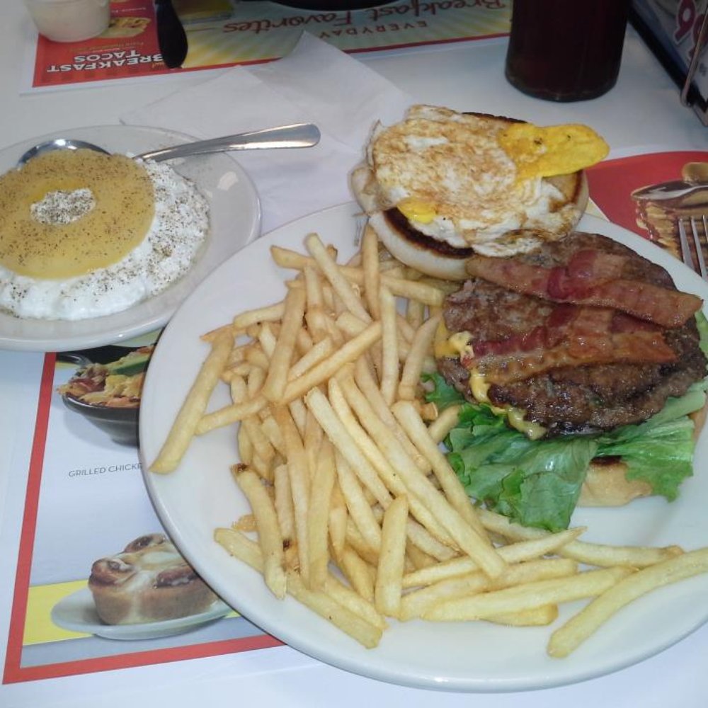 Steak ’n Shake - The Royale, with a side of Cottage Cheese and Pineapple - Burgers Near Me - Orange City, Florida Steak ’n Shake - The Royale, with a side of Cottage Cheese and Pineapple - Burgers Near Me - Orange City, Florida