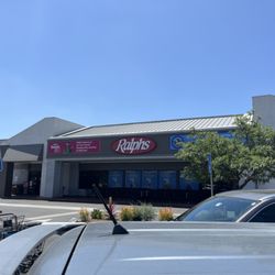Ralphs - Outside view