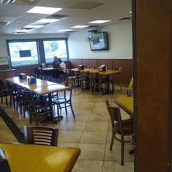 La Brasa - Dining area