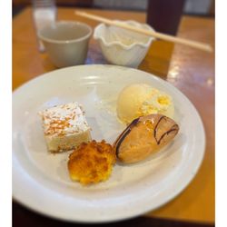 China Buffet - Desserts to share