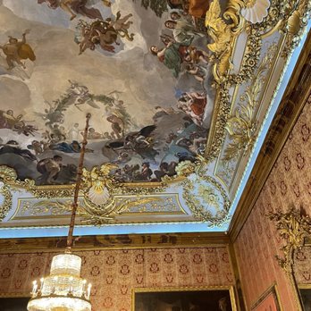 Palacio Real de Madrid - Landmarks & Historical Buildings Near Me - Madrid, M