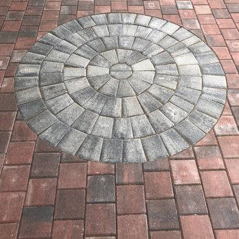 Budget Paving - Circle design for patio - Masonry/Concrete Near Me