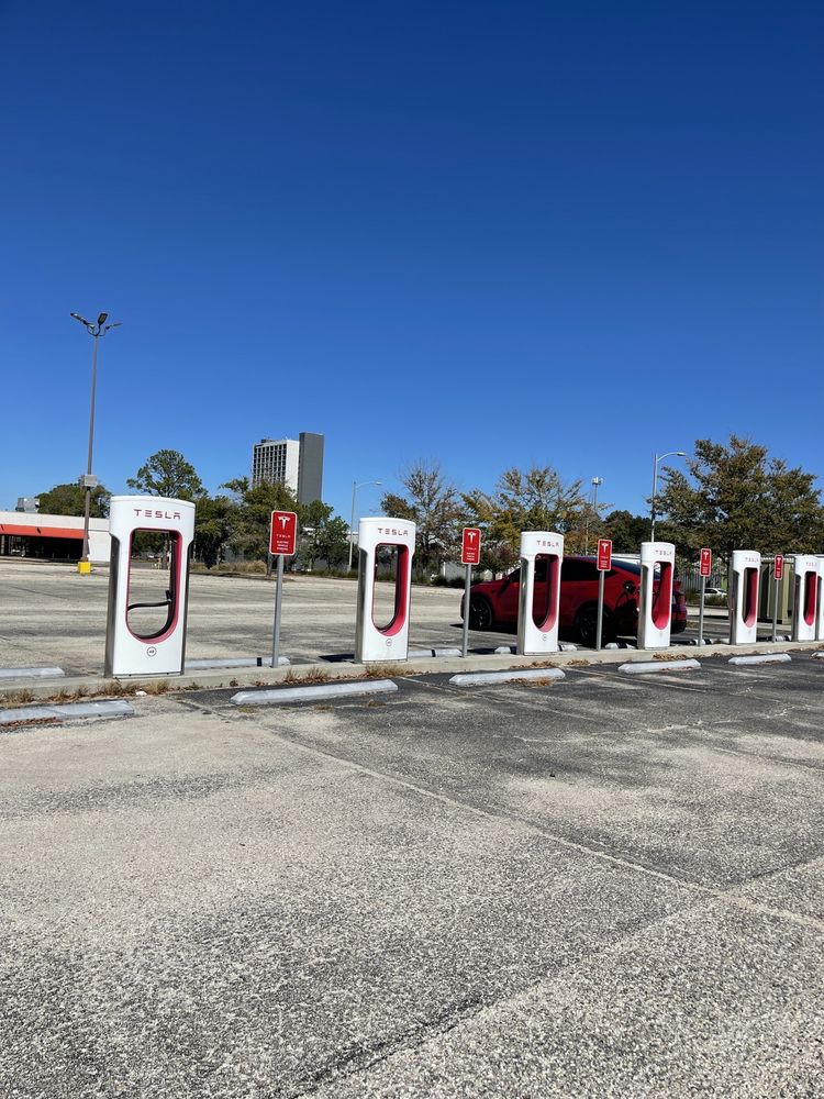 TARGET BEL AIR MALL TESLA CHARGING STATION 3201 Airport Blvd, Mobile